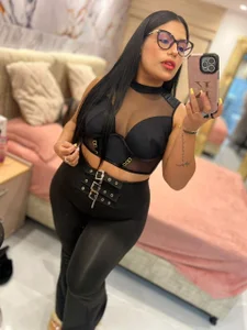 kyana_cream Black looks great on me. lol Pic 3
