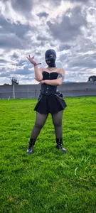 Haelycute Kneel before me Foto 4