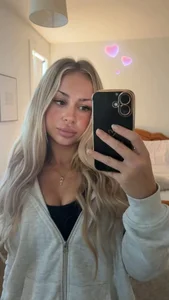 Public od ThatGirl_NextDoor  3 snímek