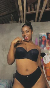 EMMA_JONHES Public Billede 2