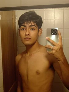 TylerCruz__ Just woken up 🥴 Bilde 2