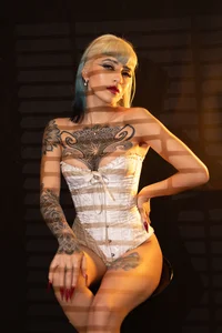 AlissaPeachx Perfect christmas present Pic 3