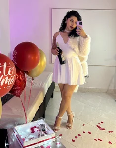 im Monroe de NoahMonroe_11  2 photos