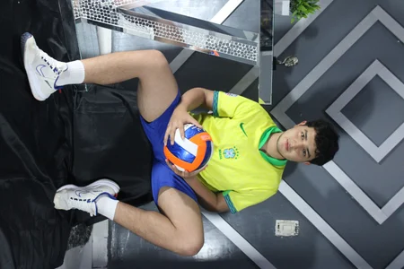 Oliver_Jamees Between shadows and details, I reveal just enough to awaken your imagination. Pic