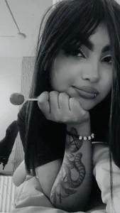 foxy1_tay's XXX Nude Photo 1