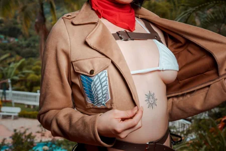 NicoleFox23_ Mikasa Ackerman Cosplay Pic