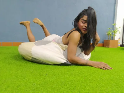 Karly_coffe I like to feel pretty for you Foto 2