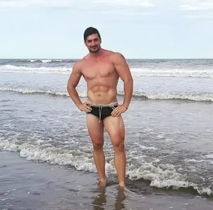 About Me2 de tanobighorse  8 photos