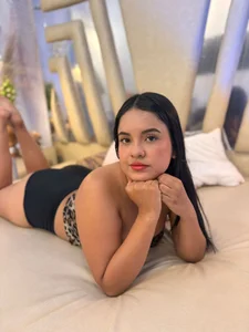 Emily_Saaenz Girl 🍒 Pic 5