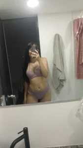 1KissMeSlow Public зображення 4