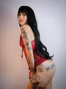 Vixen_Robinson Public Pic 3