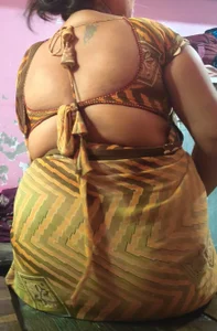 hottywife Public Pic 4