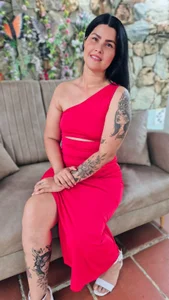 AishaAmin_ Dangerously Sexy 😈 Foto 3