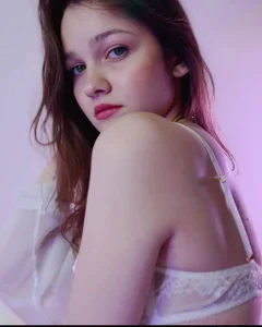 MichelleRoux The radiance of femininity👠 Pic 2