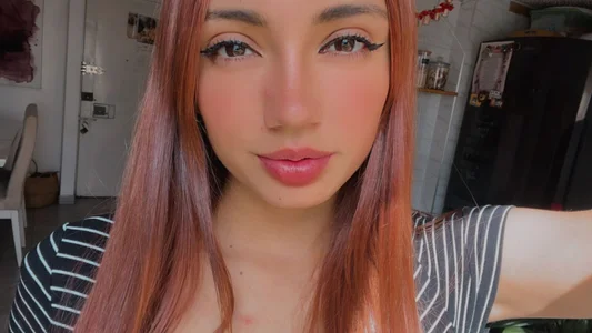 _ArianaToro Public 사진