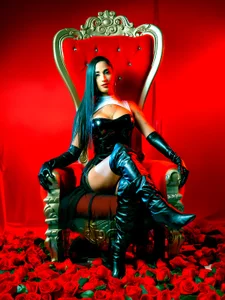 khloe-sweetReady to confess your most forbidden fantasies with me? 🎃 Bild 4