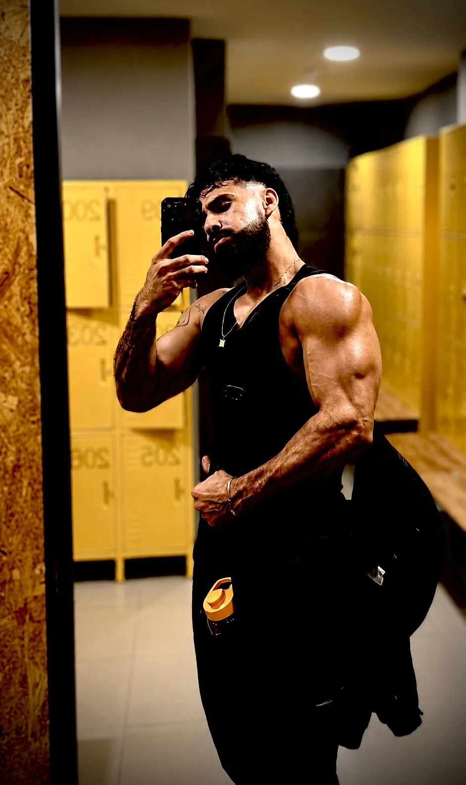 Ryan_Black3 Public Gambar