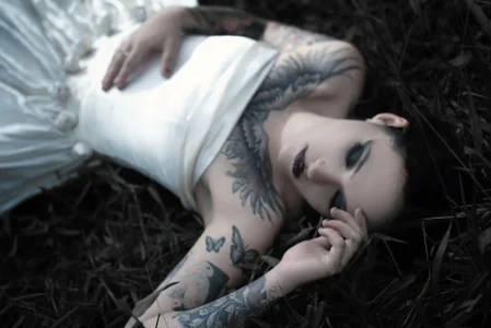 AnnyThompson_ Dunkelheit ist nicht immer grausam Εικόνα 3