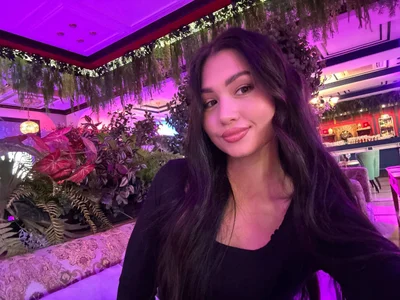 LorettaBeetz Public Pic 3