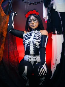 LauraSmith-01 Spooky Scary Skeletons 💀 Immagine 