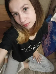 ChristiaHorde No makeup or filters টি ছবি