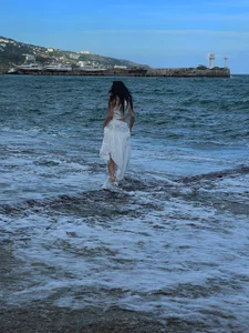 ella_simons Public Pic 7