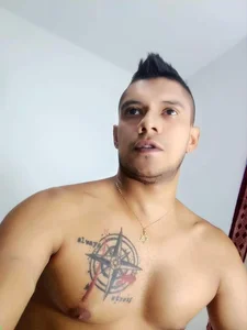 BIGZEHUZ sexy Pic