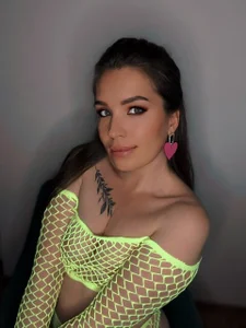 Your_pleasuree Glamour Pic 8