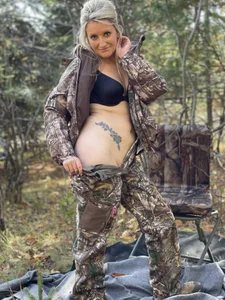 1Lustfully_yours Public Hình 6