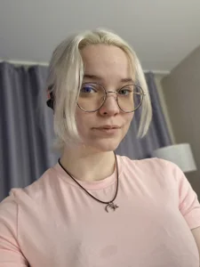 EdaKirkIin pink top drive me so much Pic 3