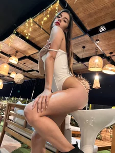 RebeccaBaxter Sweet evening on the rooftop Pic 4