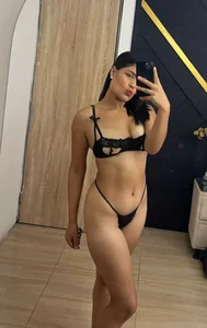 MiaBrookerのPublicの 3枚の写真