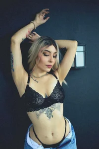 aleszia_rouse im very rude Poză 3