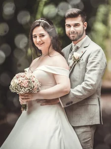leahxleon Meet Leah & Leon 🥰 - {count, plural, one {תמונה אחת} two {שתי תמונות} many {# תמונות} other {# תמונות}}