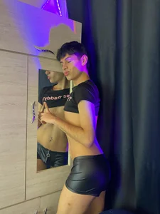 Ezra_Storm Public 圖片 6