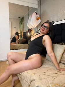 ema_collin Welcome to my room Immagine  2