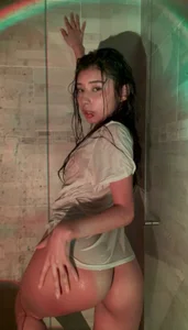 chloe_bluee_: Shower show🛀🏼🚿 ( 3 фото)