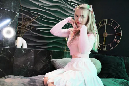 EmilyAir Public Foto 3