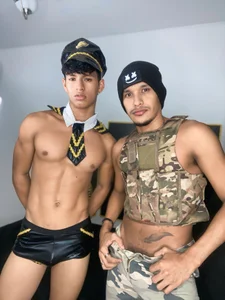 Stiven_And_CalvinHots Public slika 8