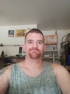 Moistholes Public Immagine  5