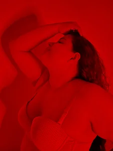 EliVanegas red room Foto 2