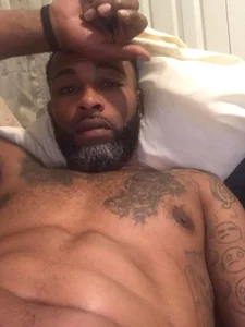 TGLZaddy: Public ( 4 фото)