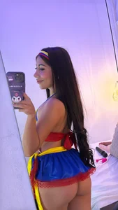 MelanieHillss I AM FROM COLOMBIA 🇨🇴 💛💙❤️ Immagine  3