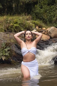 victoria_cooper3 By the river Pic 2