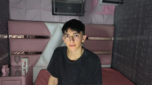 ElanGiraldo Public صورة واحدة|ElanGiraldo Public صورتان|ElanGiraldo Public  صور|ElanGiraldo Public  صورة