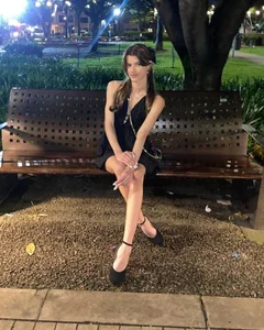 Nora_Vennucci A little different🖤 Foto