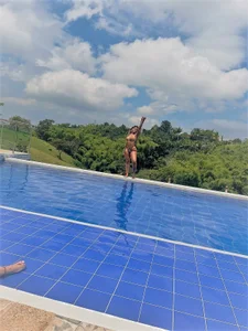 riri_brunnete kullanıcısının Pool day!❤ albümü -  4 fotoğraf