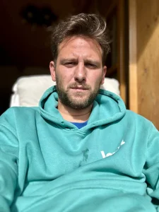 DaleBoca Public  2টি ছবি