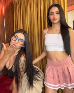 marianaandvalen Public Pic 5