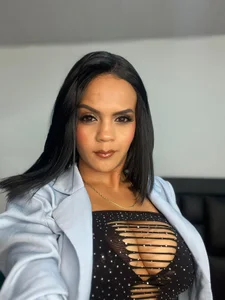 MaiaPetitte_ more newbiesss 🫦 Pic